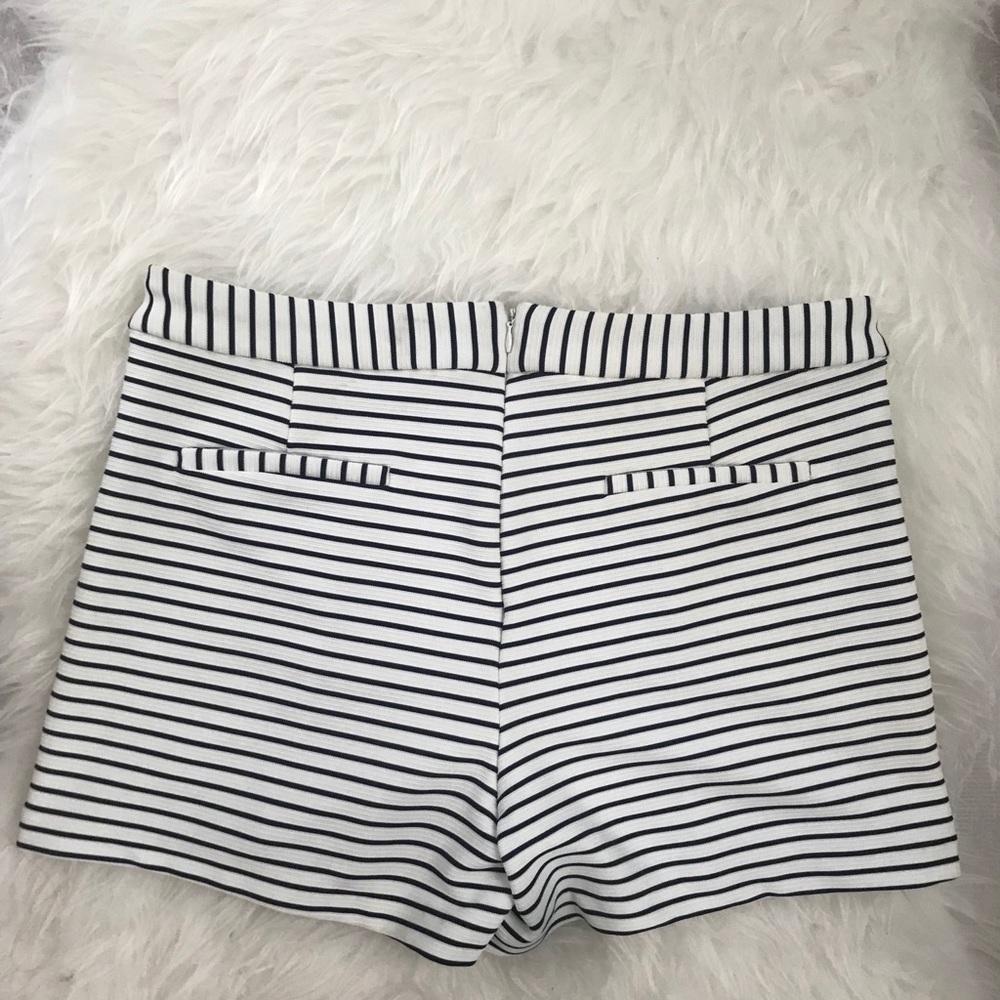B&W Shorts - Picture 2 of 4